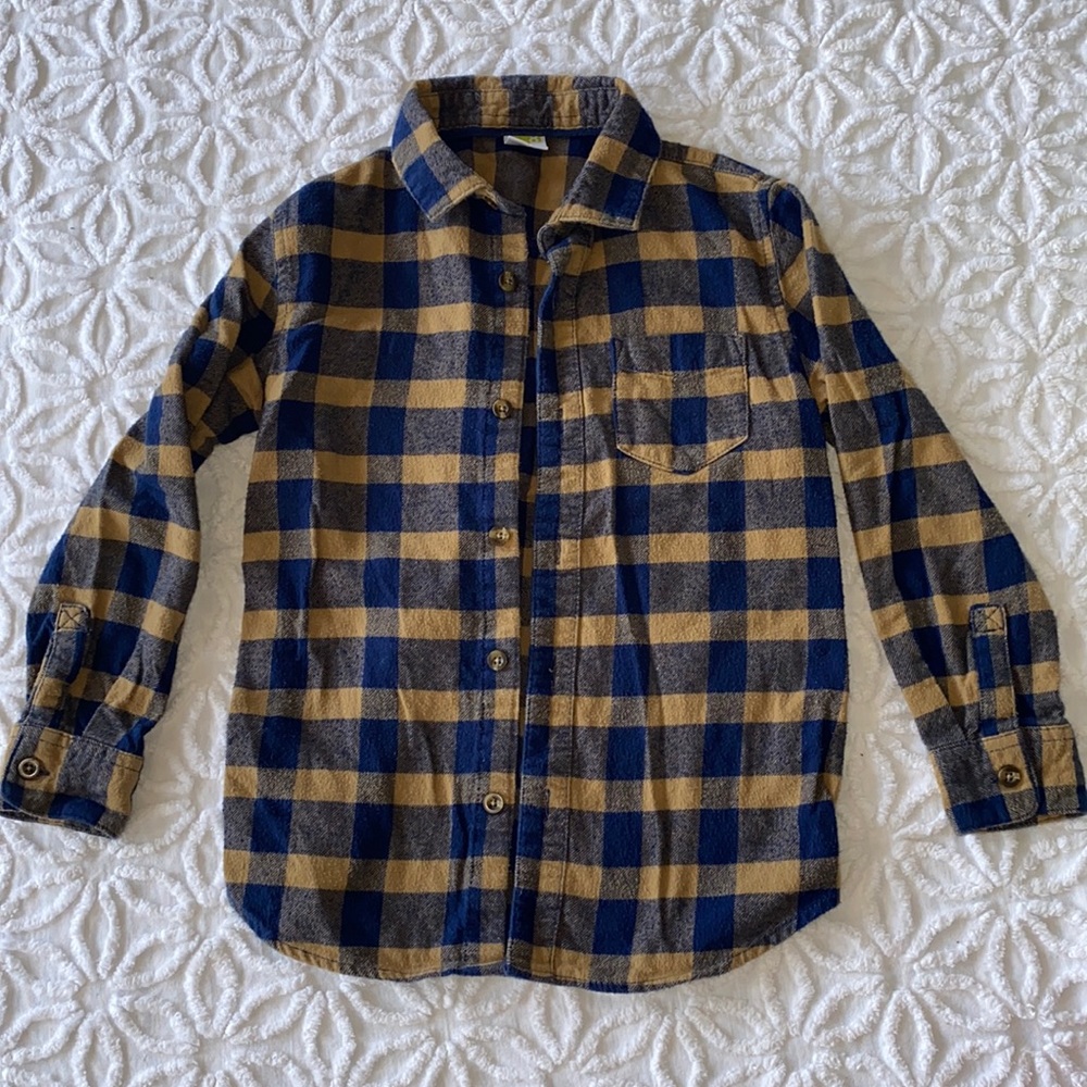 🌸Crazy 8 boys button up flannel shirt
